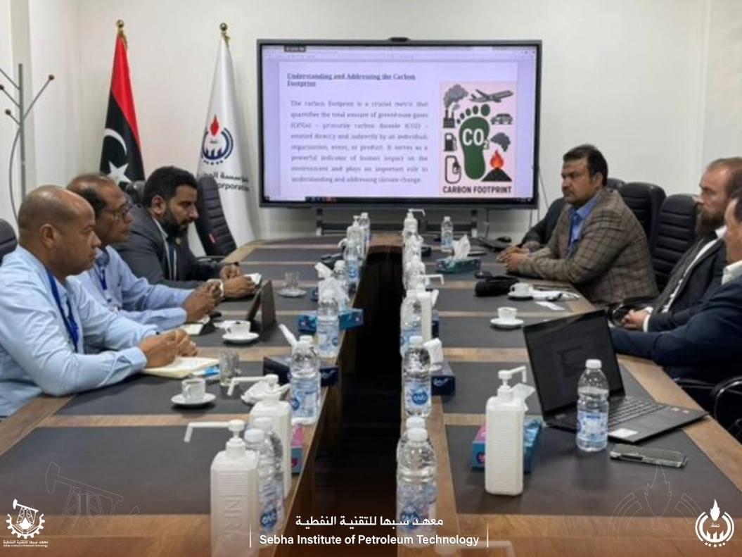 لقاء فني لدعم تخصص الطاقات المتجددة بمعهد سبها